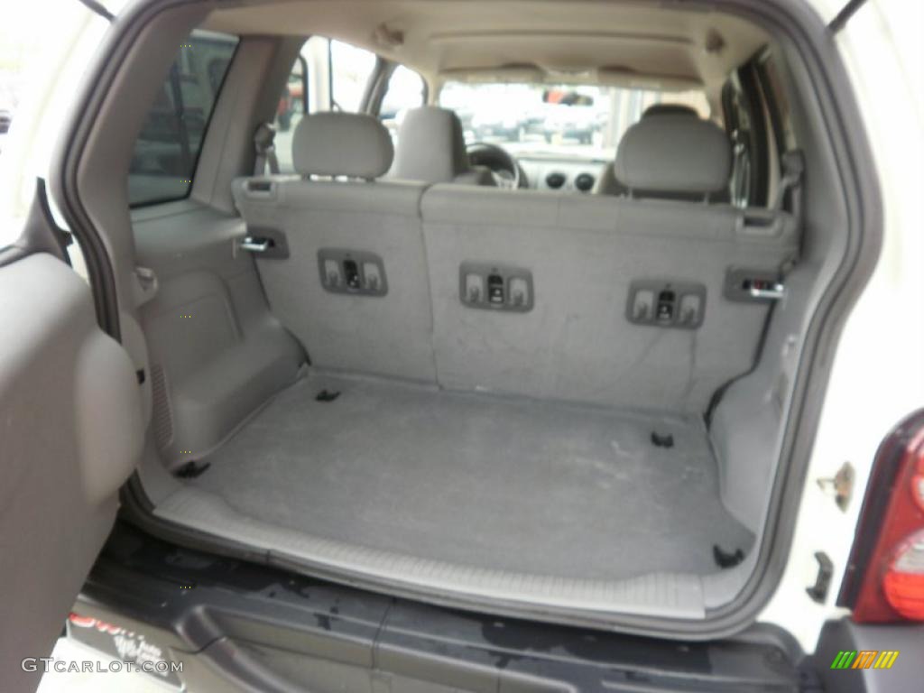 2007 Liberty Sport 4x4 - Stone White / Medium Slate Gray photo #26