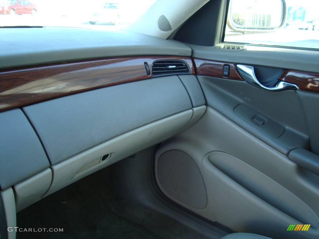 2002 DeVille Sedan - Cashmere Metallic / Neutral Shale photo #17