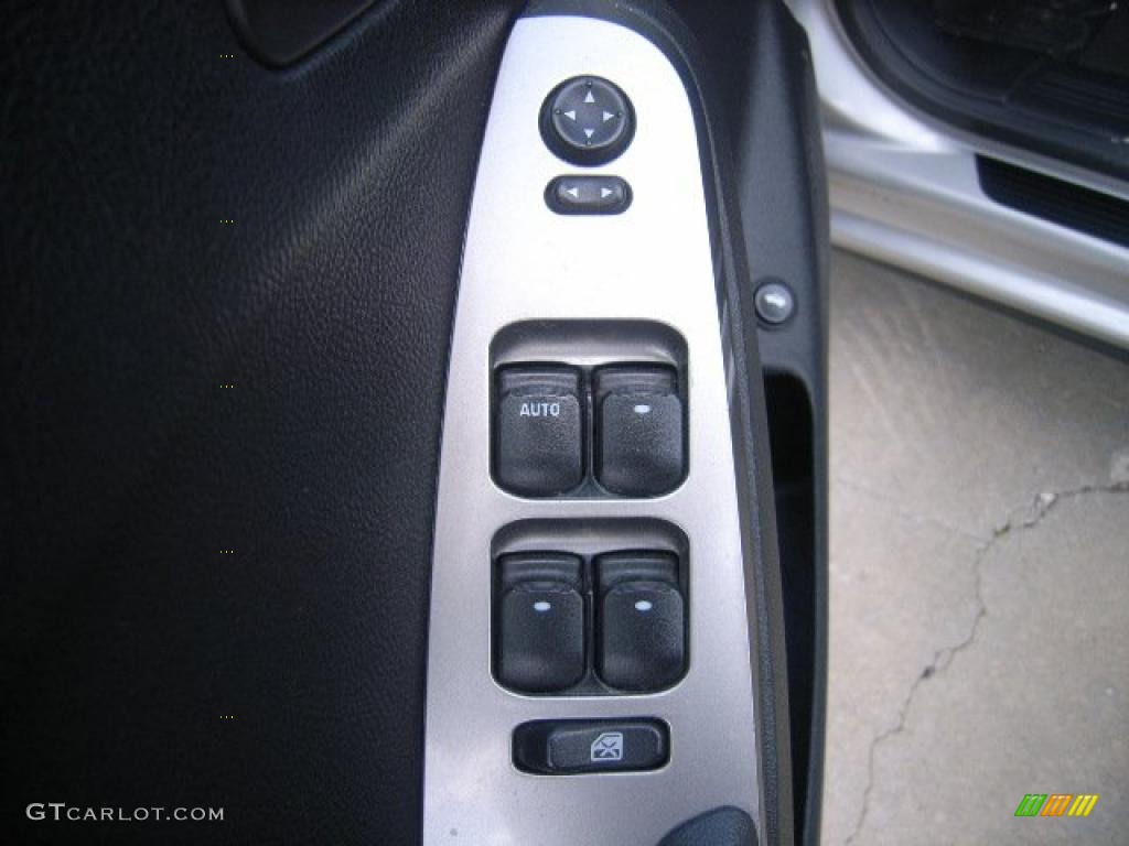 2005 G6 Sedan - Liquid Silver Metallic / Ebony photo #19