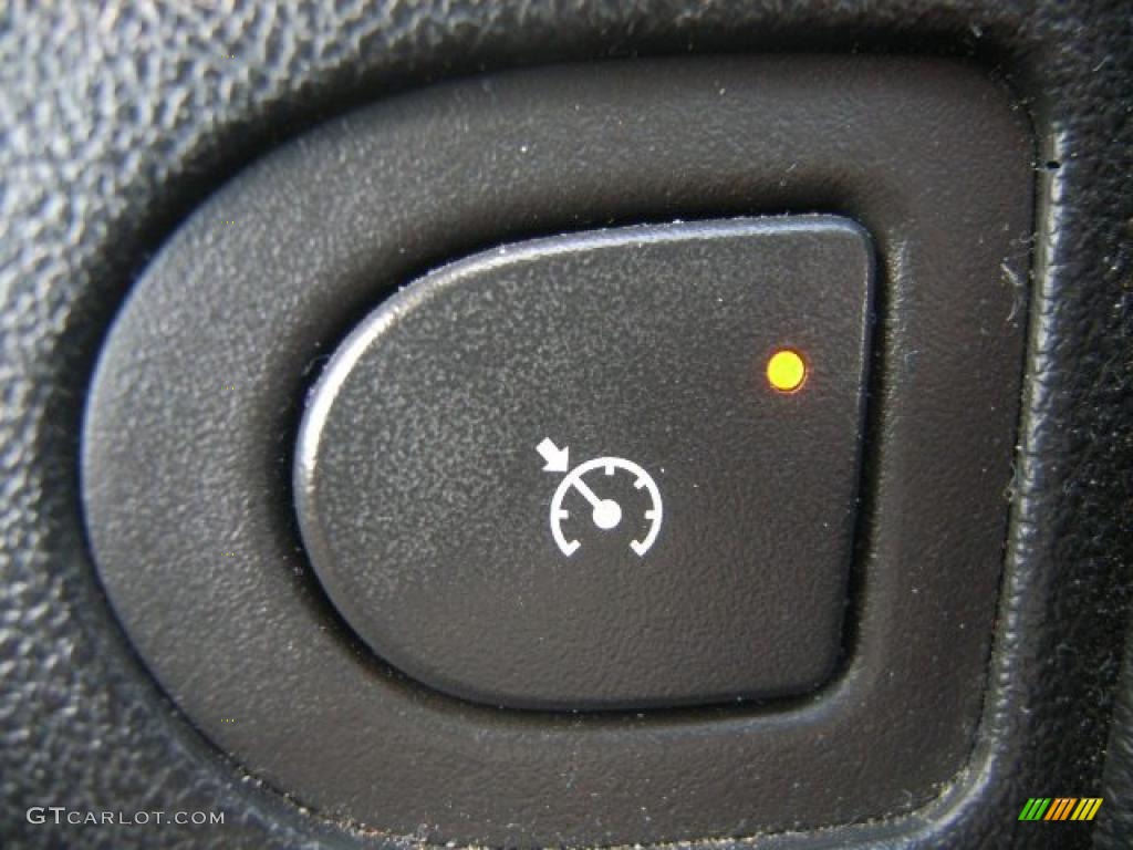 2005 G6 Sedan - Liquid Silver Metallic / Ebony photo #22