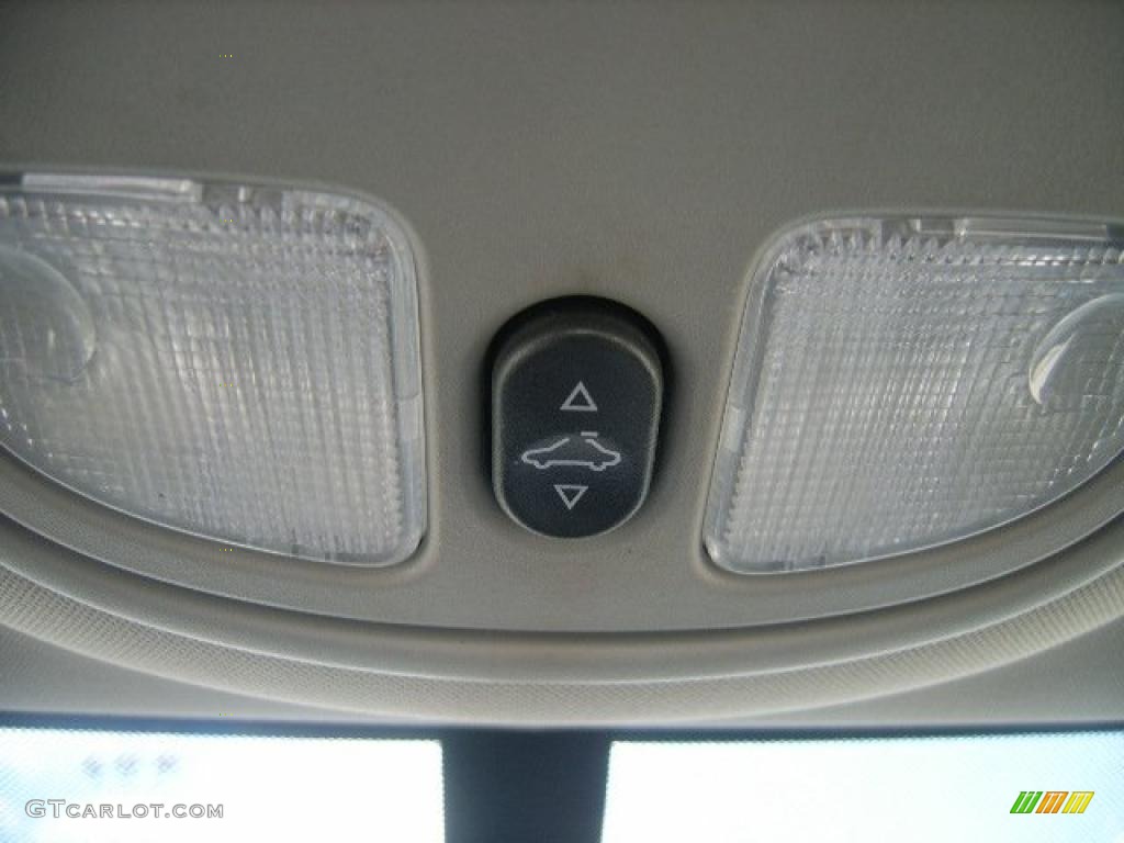 2005 G6 Sedan - Liquid Silver Metallic / Ebony photo #30