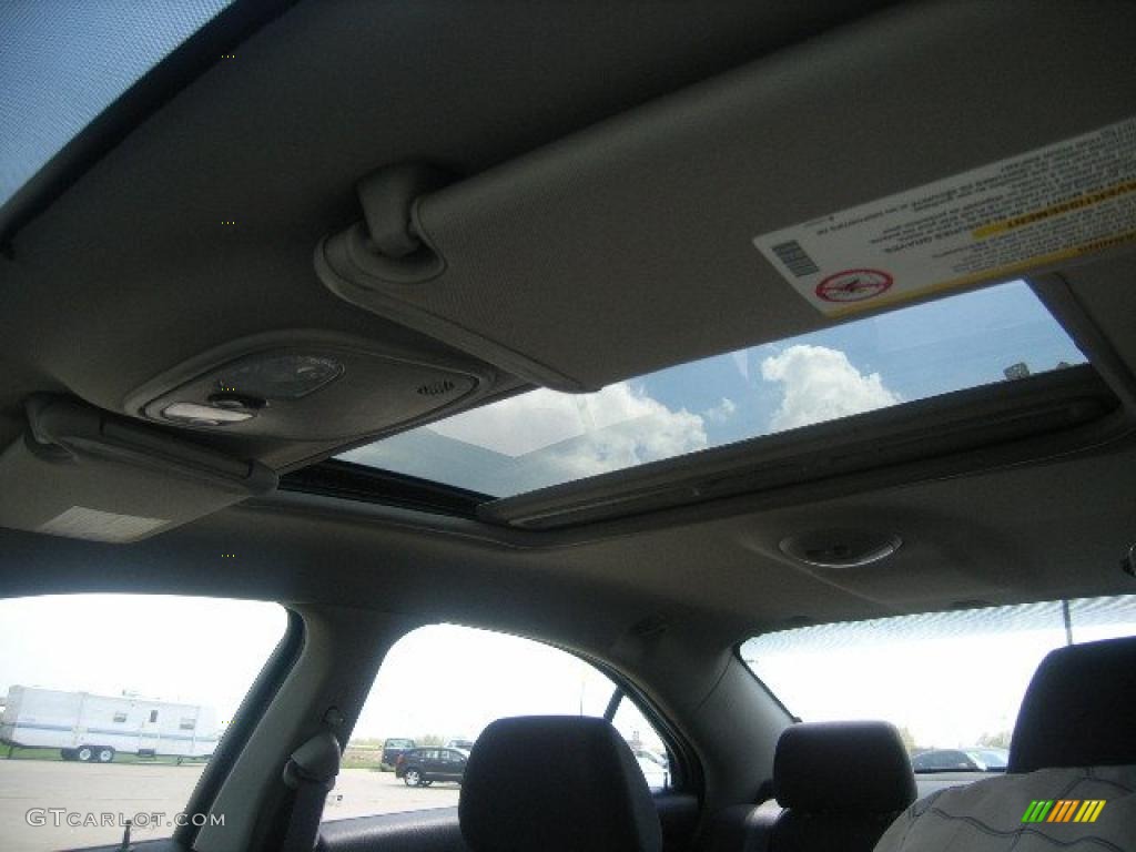 2005 G6 Sedan - Liquid Silver Metallic / Ebony photo #31