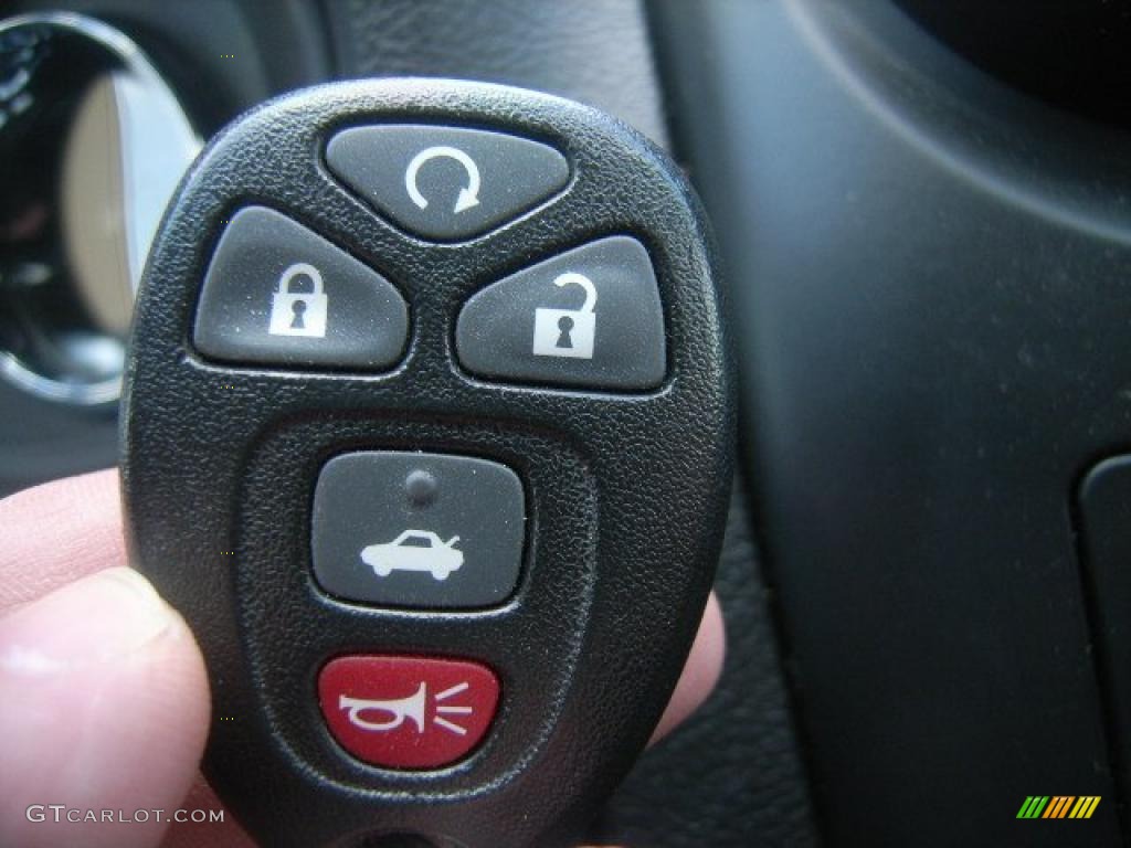 2005 G6 Sedan - Liquid Silver Metallic / Ebony photo #34