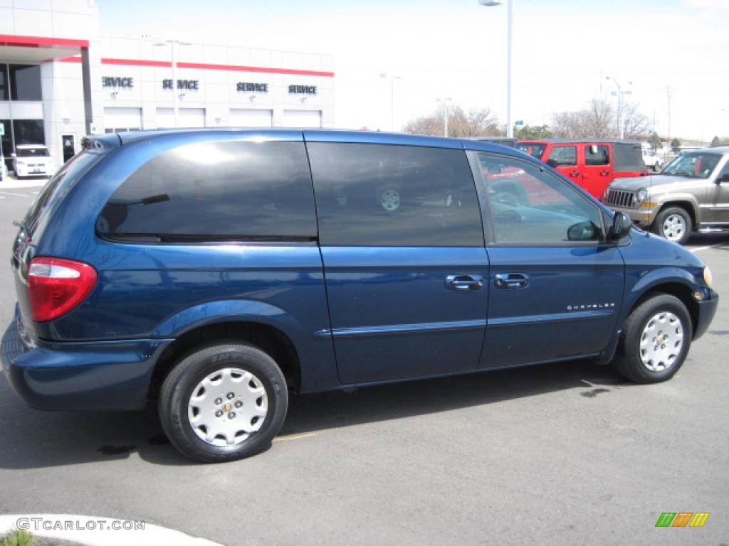 2001 Town & Country LX - Patriot Blue Pearl / Agate photo #2