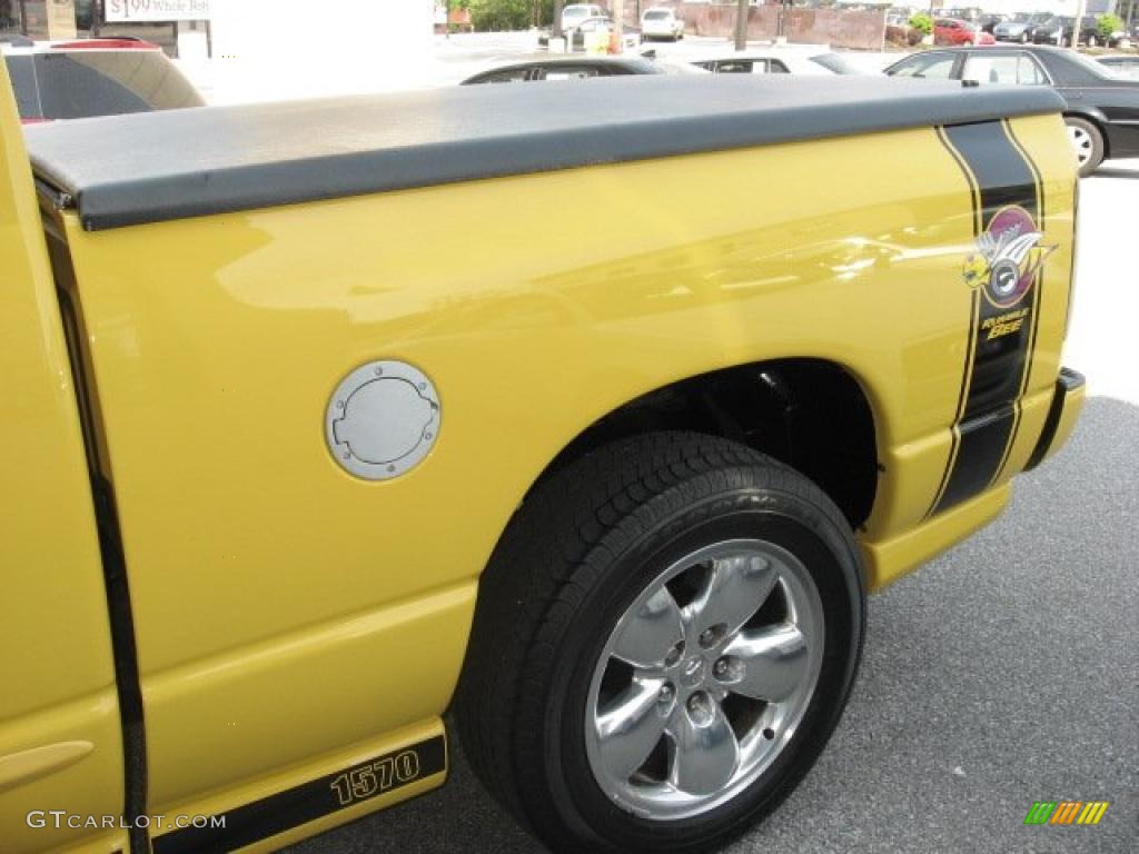 2005 Ram 1500 SLT Rumble Bee Regular Cab - Solar Yellow / Dark Slate Gray photo #16