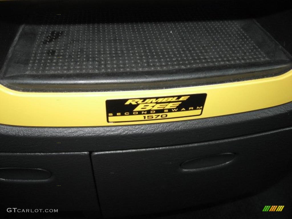 2005 Ram 1500 SLT Rumble Bee Regular Cab - Solar Yellow / Dark Slate Gray photo #22