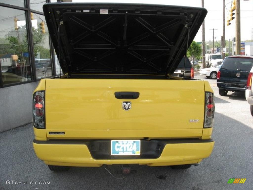 2005 Ram 1500 SLT Rumble Bee Regular Cab - Solar Yellow / Dark Slate Gray photo #33