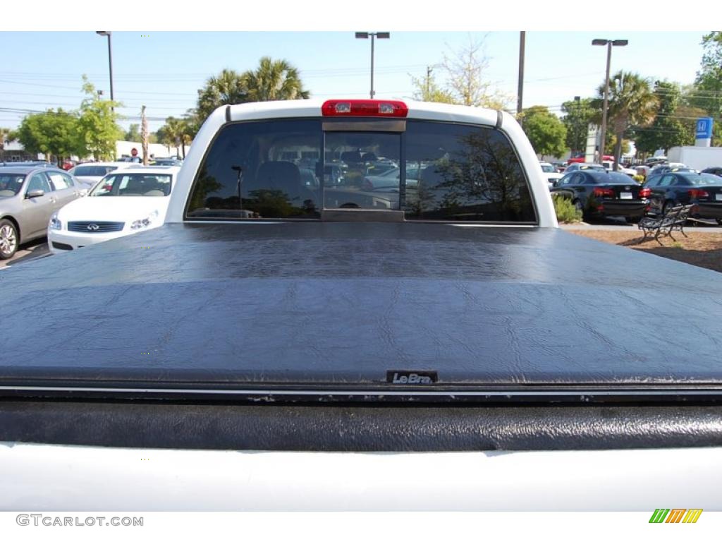 2005 Ram 1500 SLT Quad Cab - Bright White / Taupe photo #9