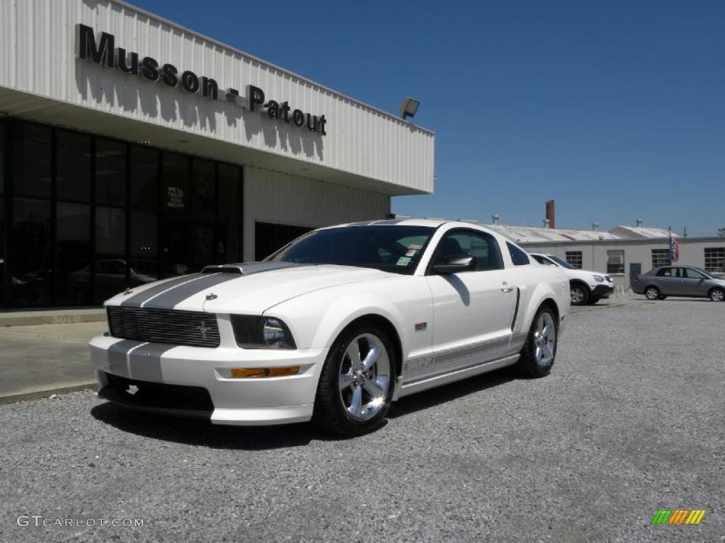 Performance White Ford Mustang