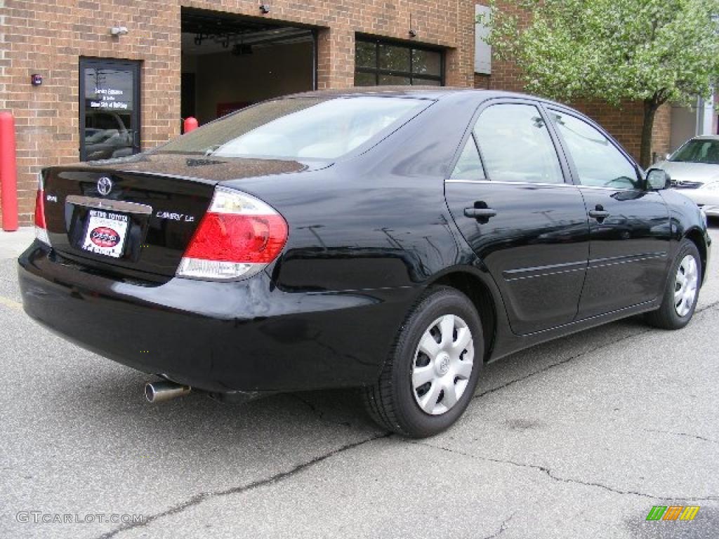 2006 Camry LE - Black / Taupe photo #3