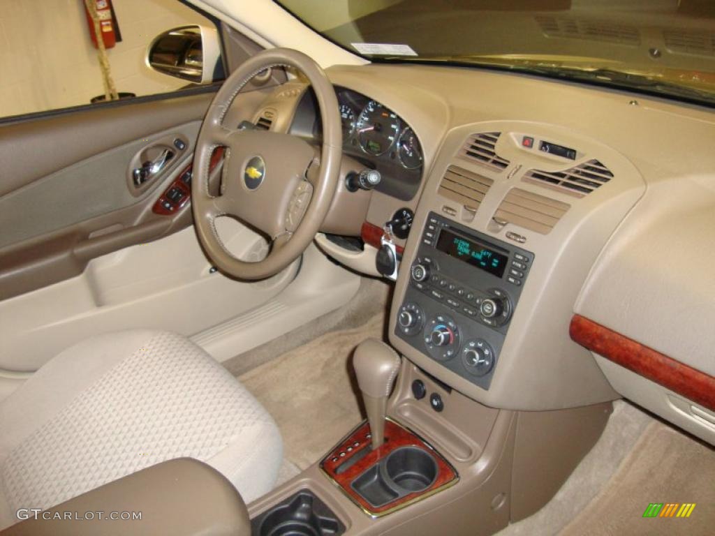 2006 Malibu LT V6 Sedan - Sandstone Metallic / Cashmere Beige photo #17