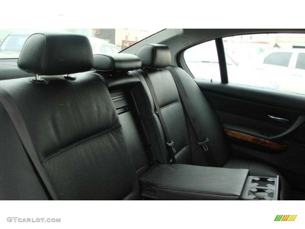 2006 3 Series 330xi Sedan - Jet Black / Black photo #15