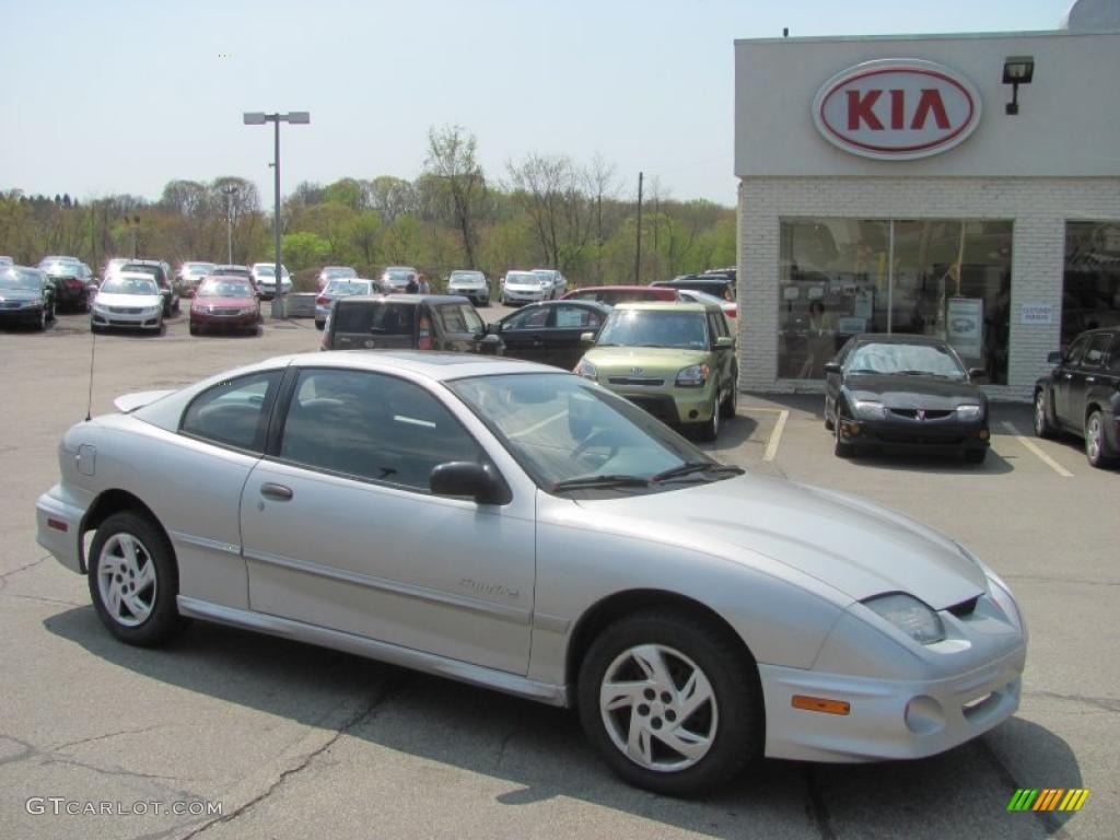 2002 Sunfire SE Coupe - Ultra Silver Metallic / Graphite photo #1