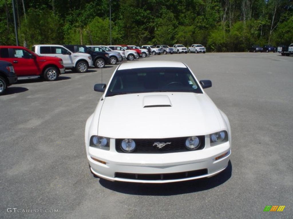 2007 Mustang GT Premium Coupe - Performance White / Medium Parchment photo #2