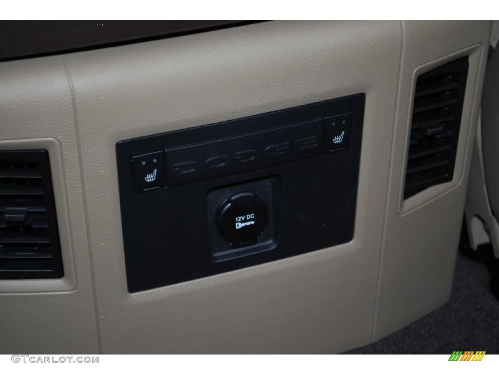 2010 Ram 2500 Laramie Crew Cab 4x4 - Austin Tan Pearl / Light Pebble Beige/Bark Brown photo #21