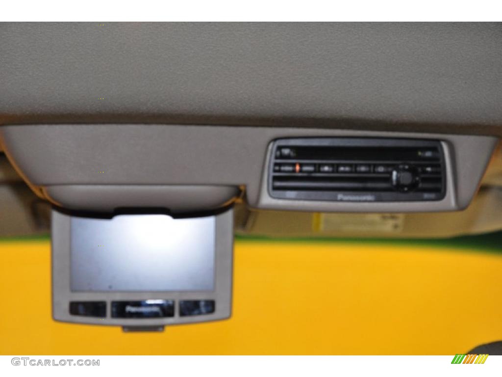 2004 Suburban 1500 LT 4x4 - Sport Red Metallic / Tan/Neutral photo #11