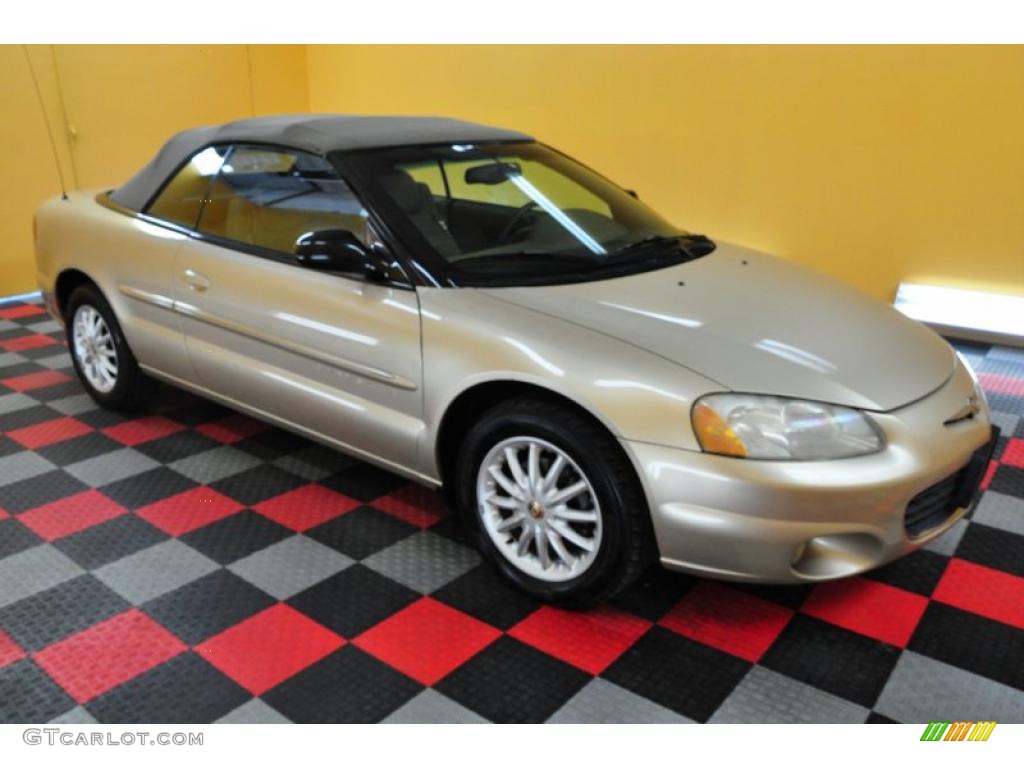 2001 Sebring LXi Convertible - Champagne Pearlcoat / Taupe photo #1