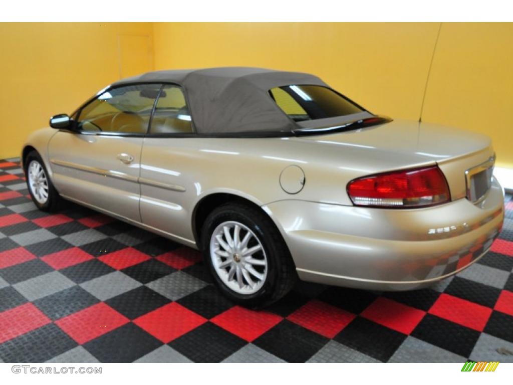 2001 Sebring LXi Convertible - Champagne Pearlcoat / Taupe photo #4