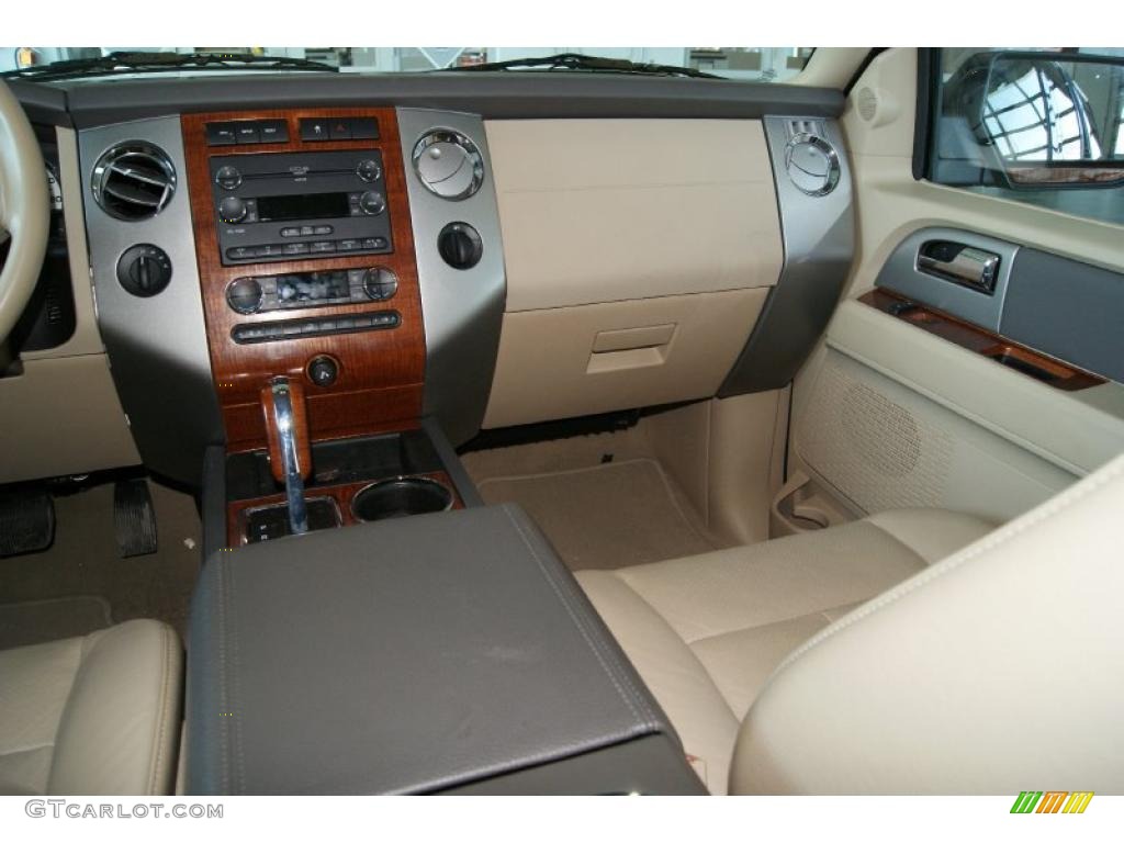 2009 Expedition Eddie Bauer 4x4 - Dark Blue Pearl Metallic / Camel photo #20