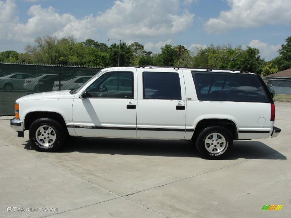 1994 Suburban C1500 - White / Denim Blue photo #6