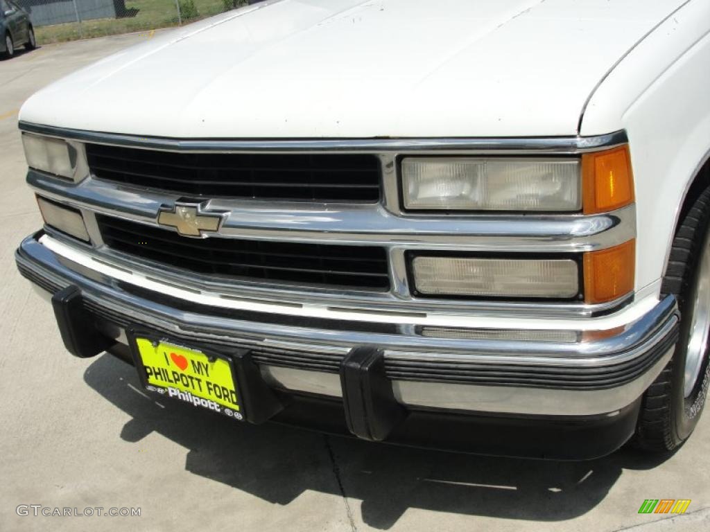 1994 Suburban C1500 - White / Denim Blue photo #11