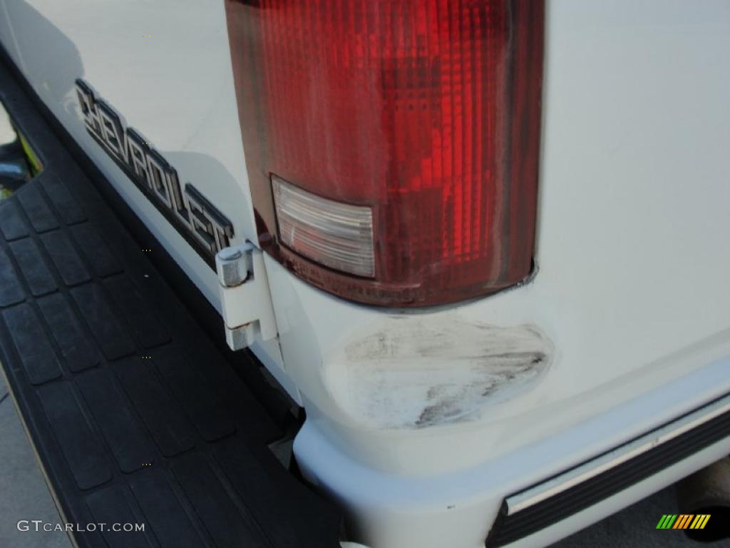 1994 Suburban C1500 - White / Denim Blue photo #22
