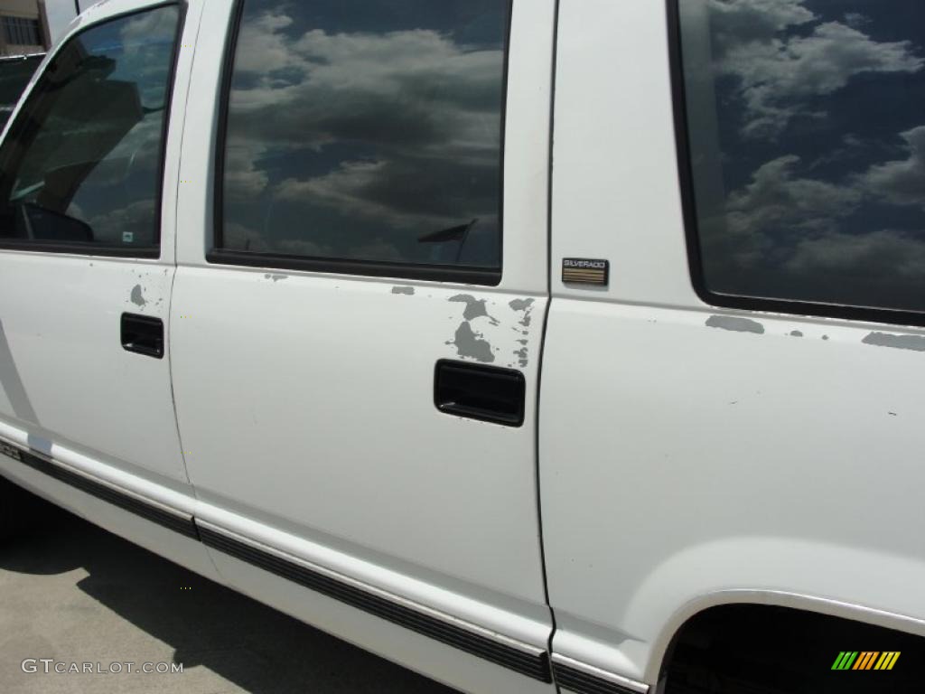 1994 Suburban C1500 - White / Denim Blue photo #24