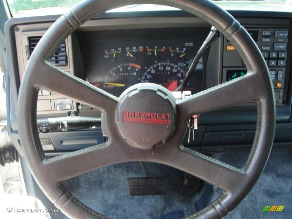 1994 Suburban C1500 - White / Denim Blue photo #42