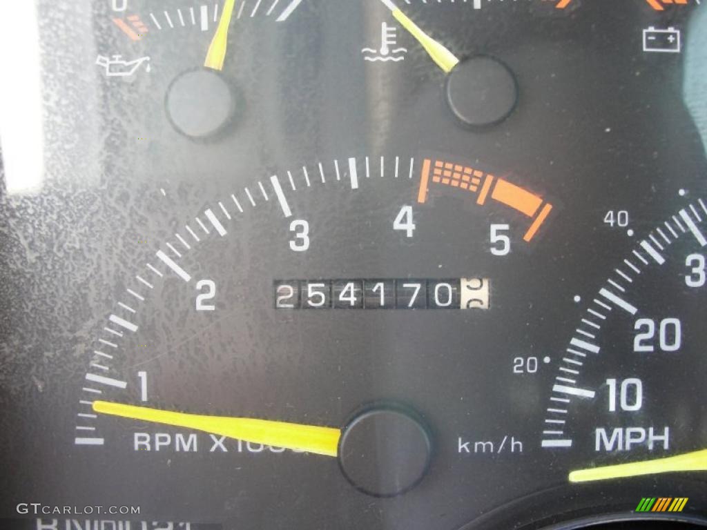 1994 Suburban C1500 - White / Denim Blue photo #44