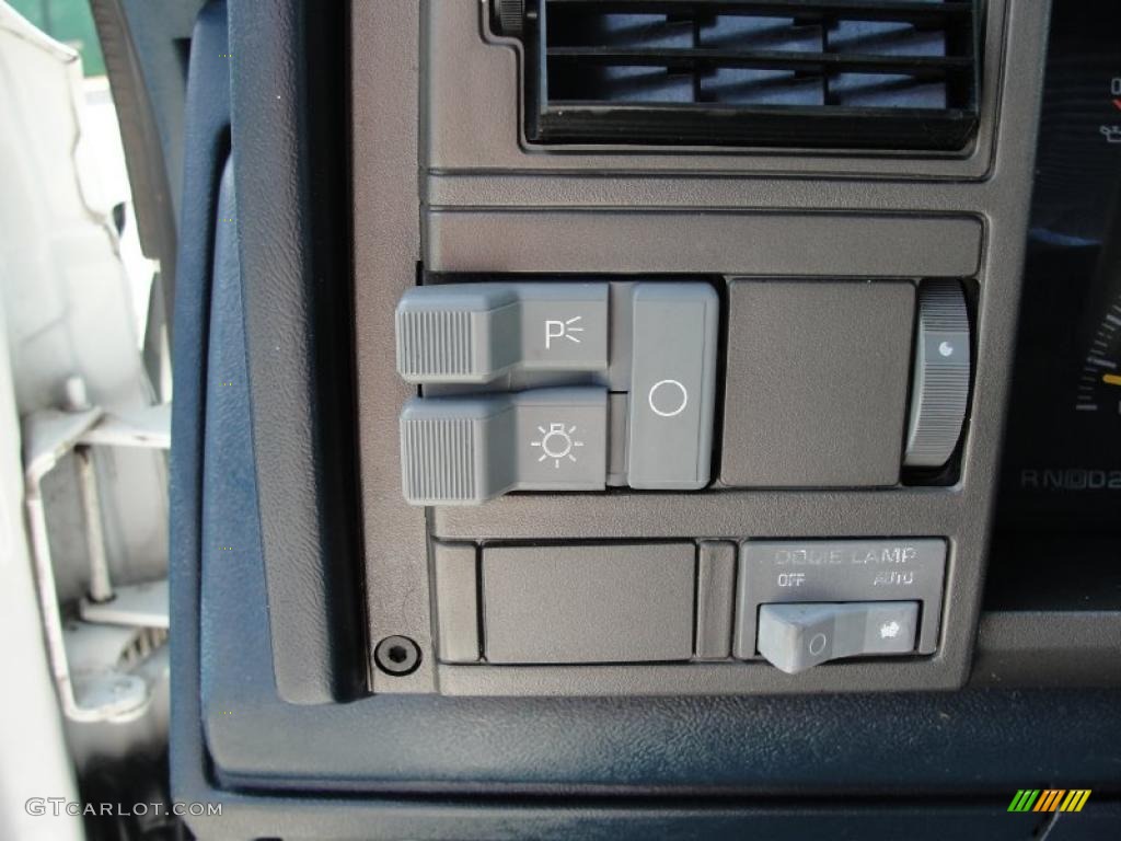 1994 Suburban C1500 - White / Denim Blue photo #45