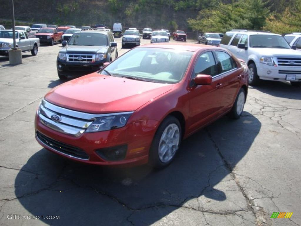 2010 Fusion SE - Red Candy Metallic / Charcoal Black photo #10