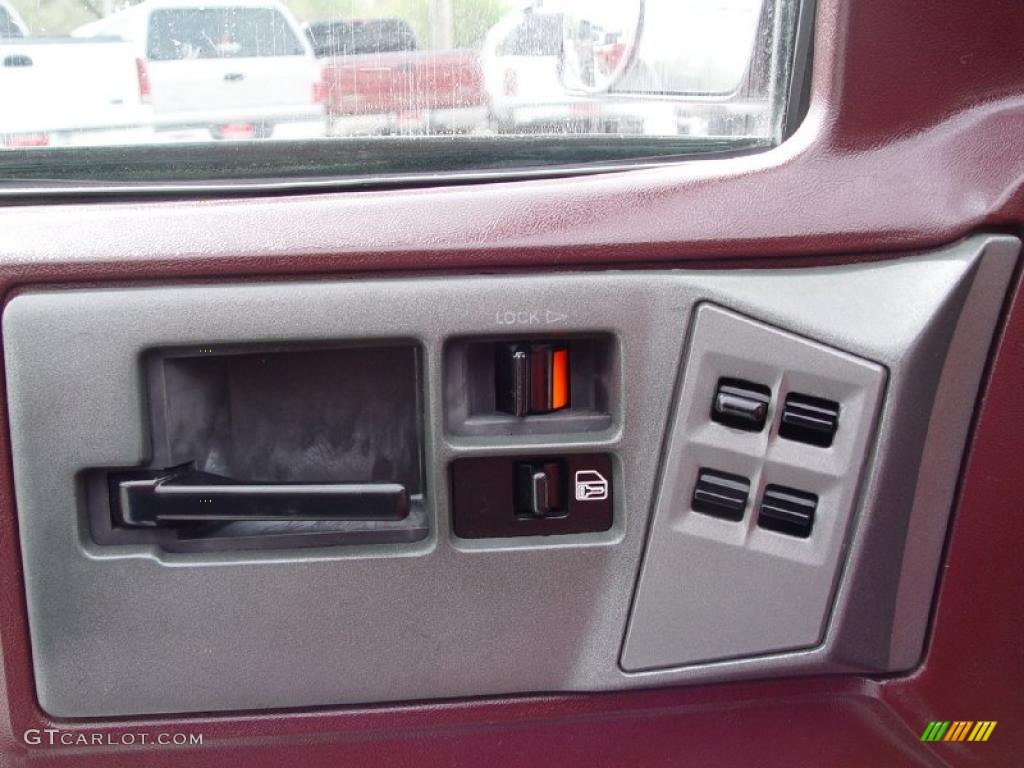 1992 S10 Blazer 4x4 - Apple Red / Red photo #9