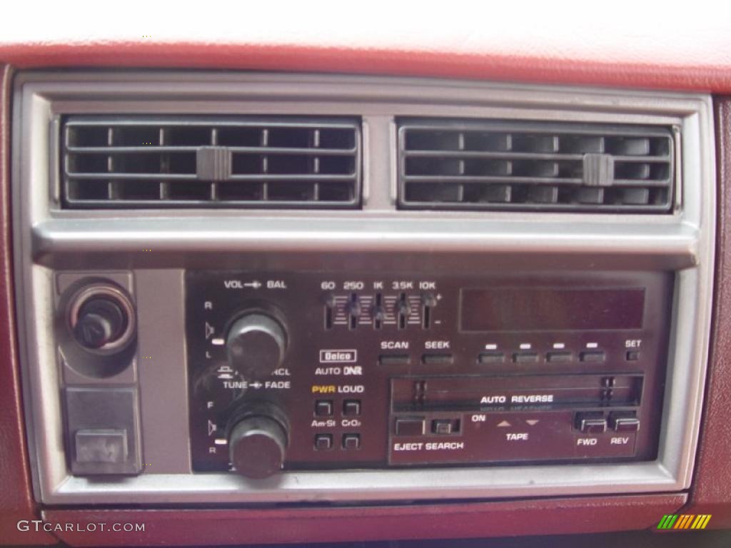 1992 S10 Blazer 4x4 - Apple Red / Red photo #11