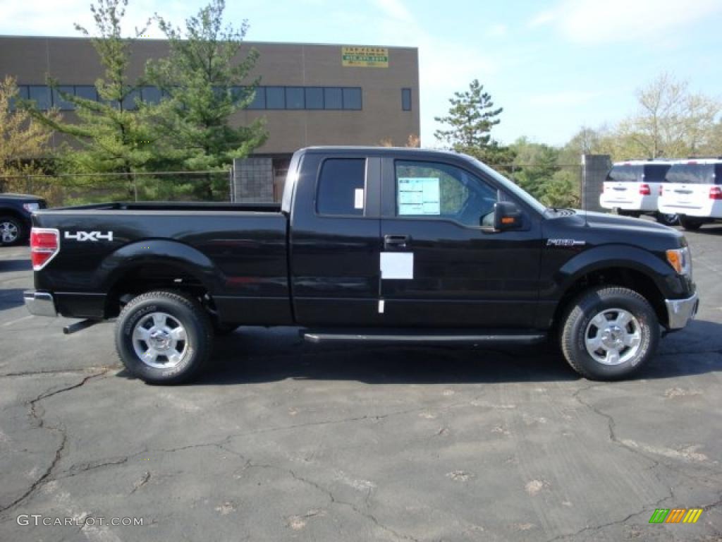 2010 F150 XLT SuperCab 4x4 - Tuxedo Black / Tan photo #2