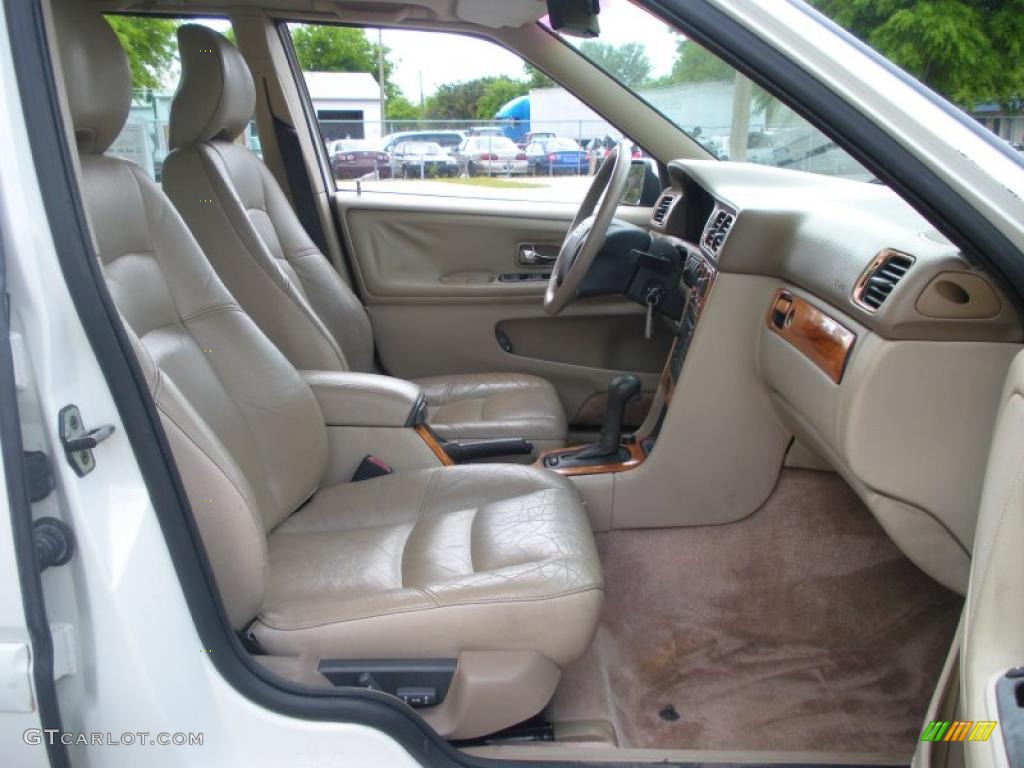1998 S70 T5 - White / Tan photo #14
