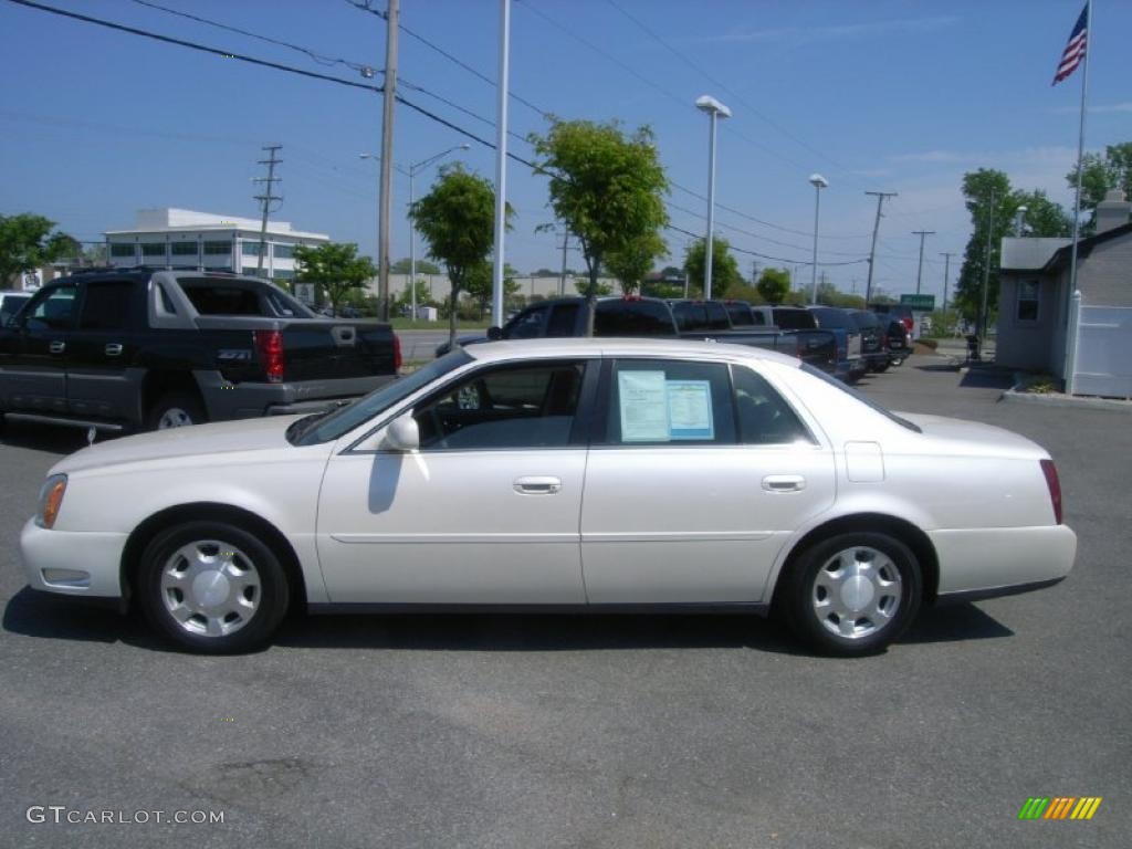 2001 DeVille Sedan - Cotillion White / Dark Gray photo #2