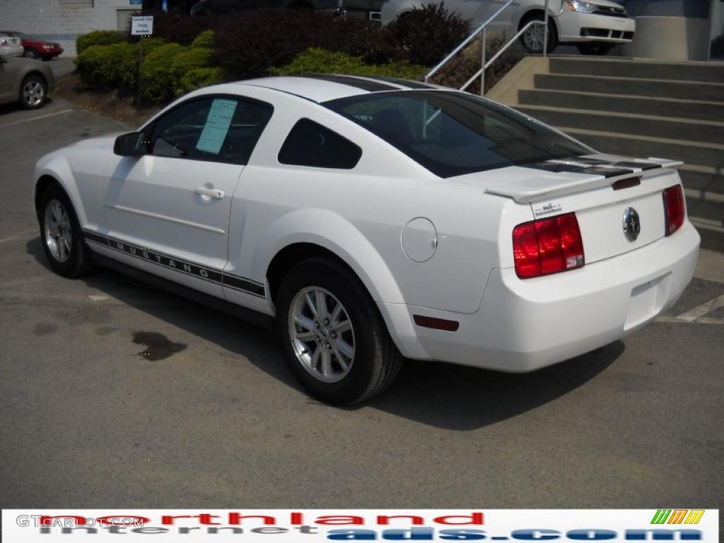 2007 Mustang V6 Deluxe Coupe - Performance White / Dark Charcoal photo #8