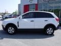 2009 Polar White Saturn VUE XE  photo #2