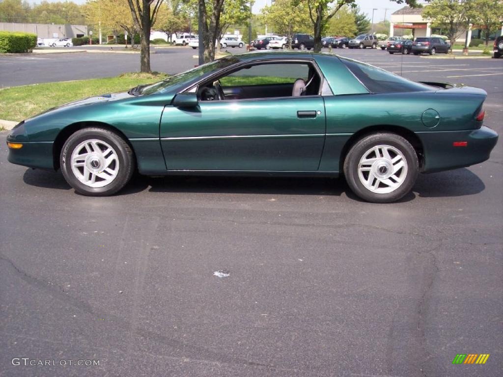 Polo Green Metallic 1995 Chevrolet Camaro Coupe Exterior Photo #28705336