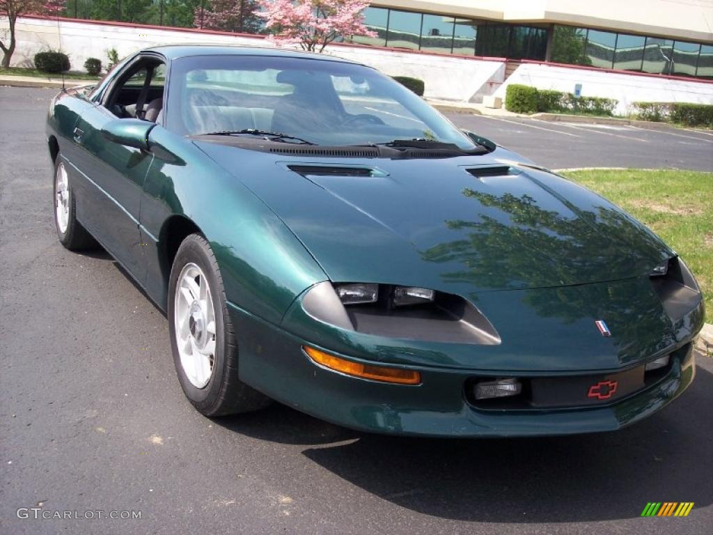 Polo Green Metallic 1995 Chevrolet Camaro Coupe Exterior Photo #28705512