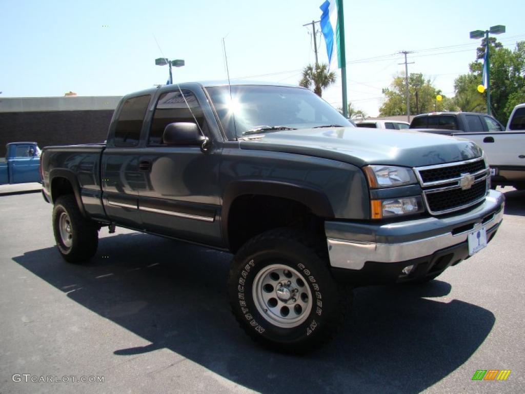 2006 Silverado 1500 Z71 Extended Cab 4x4 - Blue Granite Metallic / Dark Charcoal photo #4