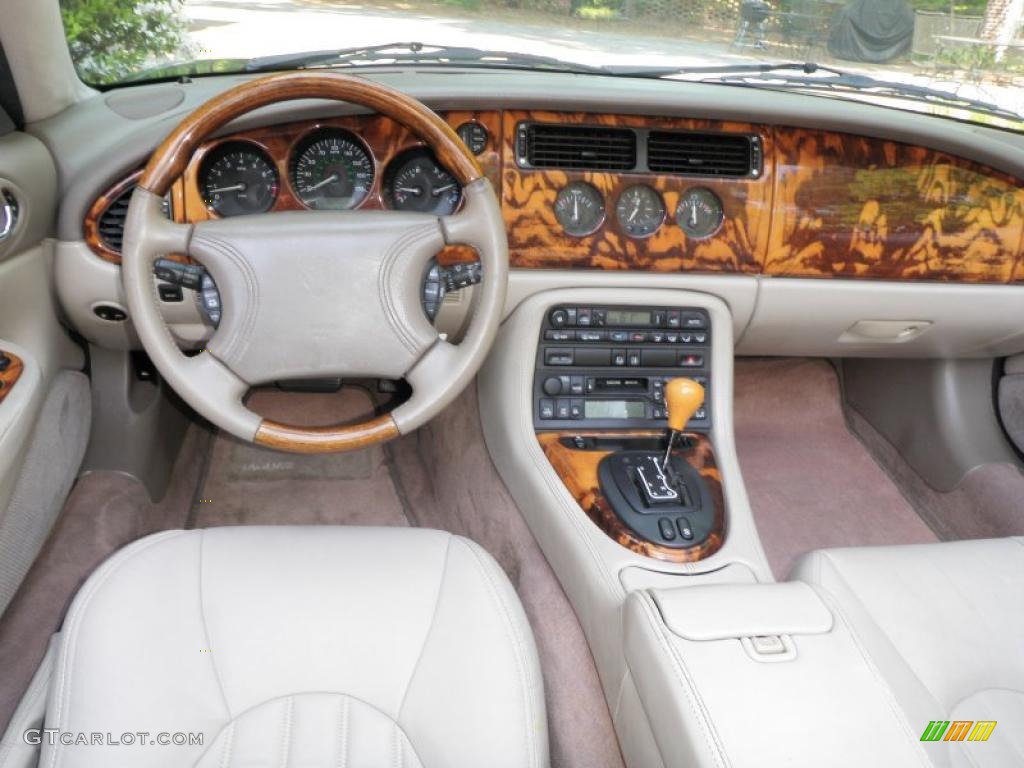1999 XK XK8 Convertible - Alpine Green / Cashmere photo #35