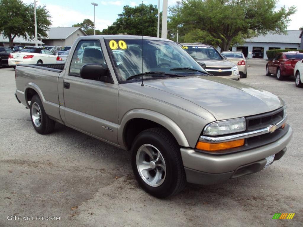 2000 S10 LS Regular Cab - Light Pewter Metallic / Medium Gray photo #9