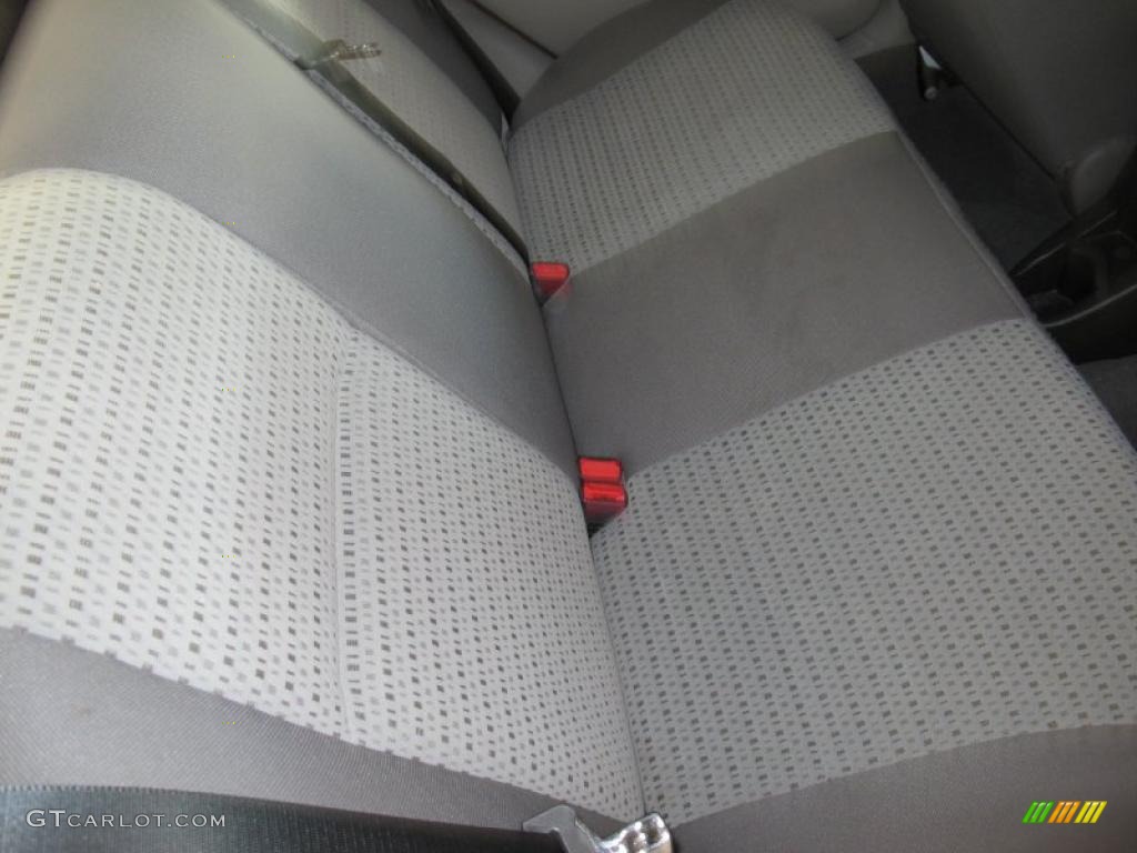 2007 Focus ZX4 SE Sedan - Dark Toreador Red Metallic / Charcoal/Light Flint photo #24