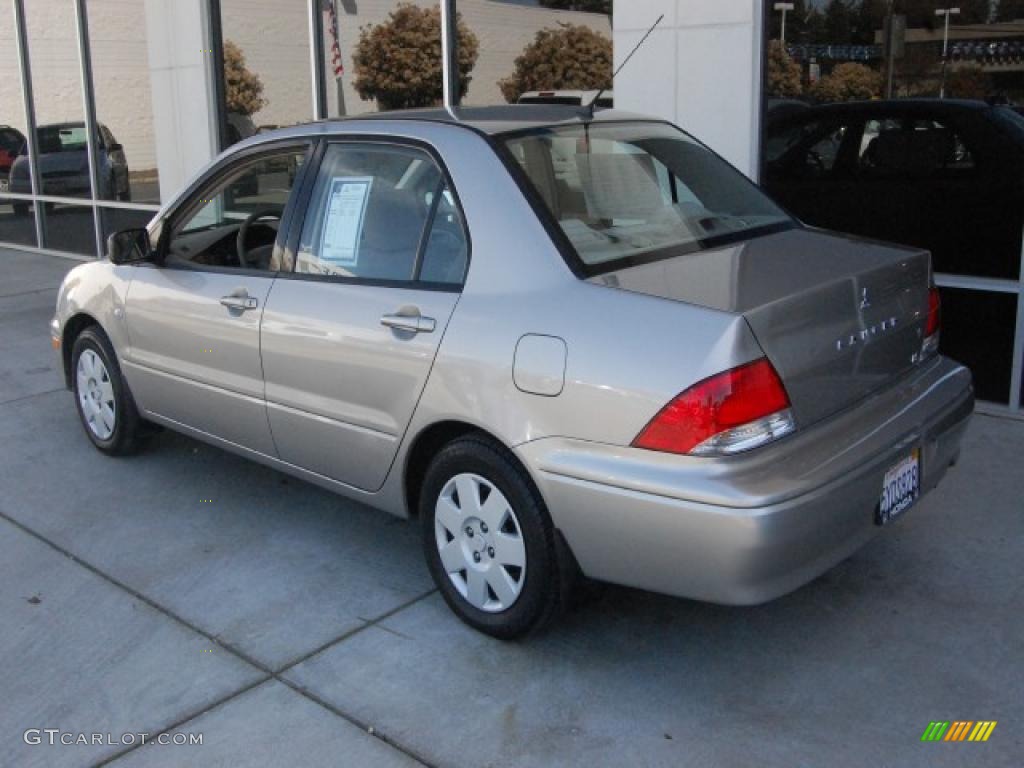 2002 Lancer ES - Coronado Sand Metallic / Tan photo #5