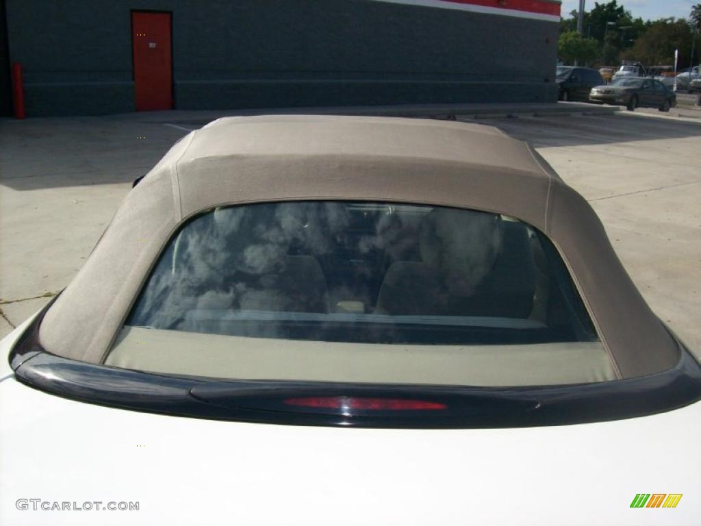 2003 Sebring LX Convertible - Stone White / Sandstone photo #13