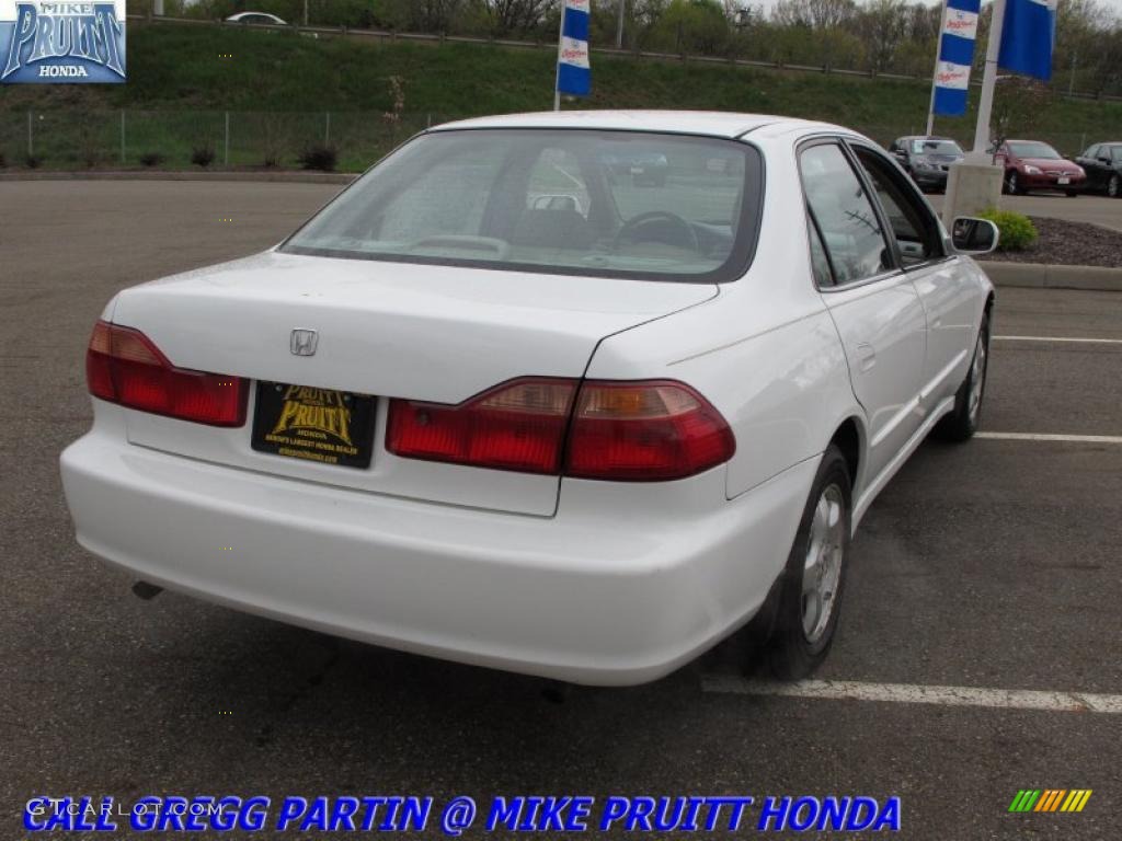 2000 Accord EX V6 Sedan - Taffeta White / Ivory photo #7