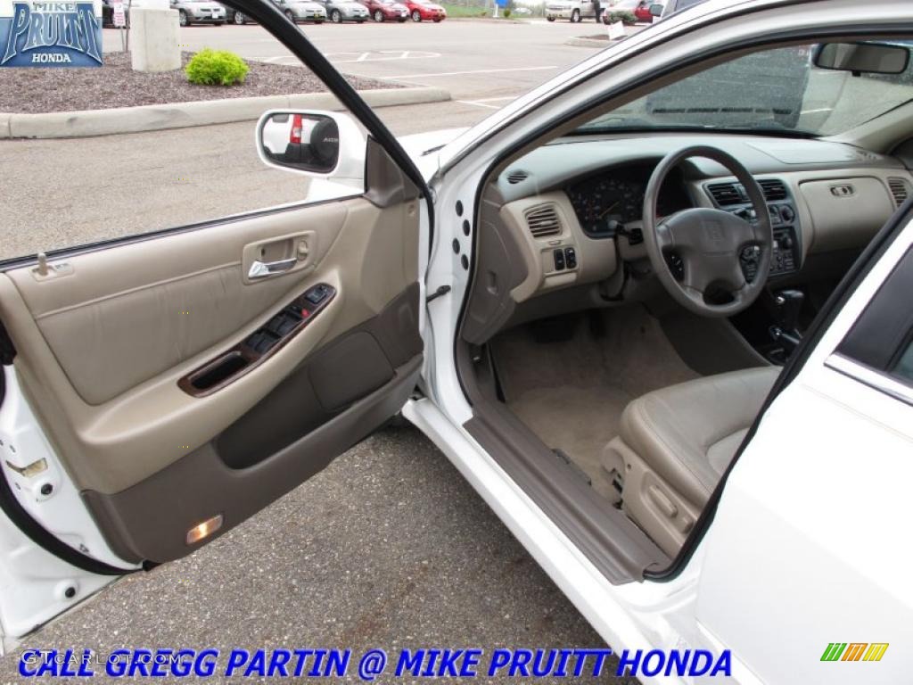 2000 Accord EX V6 Sedan - Taffeta White / Ivory photo #10