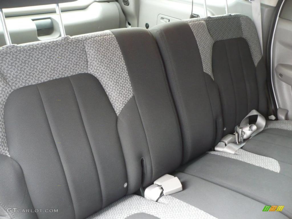 2004 Aztek  - Summit White / Dark Gray photo #13