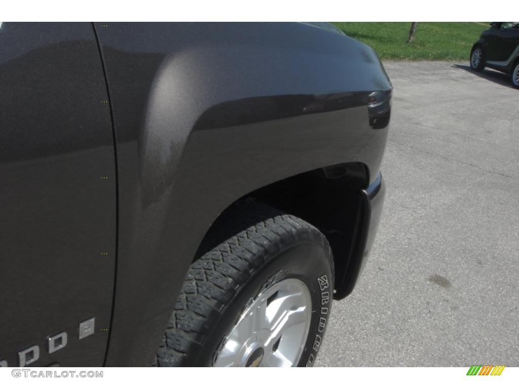 2007 Silverado 1500 LT Z71 Regular Cab 4x4 - Desert Brown Metallic / Light Cashmere/Ebony Black photo #13